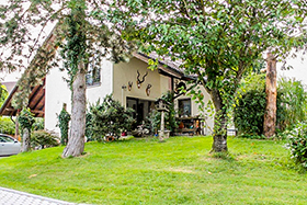 Spielwiese beim Haus